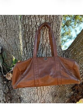 Large Capezio Vintage Brown Rustic weekender travel bag.Very roomy.